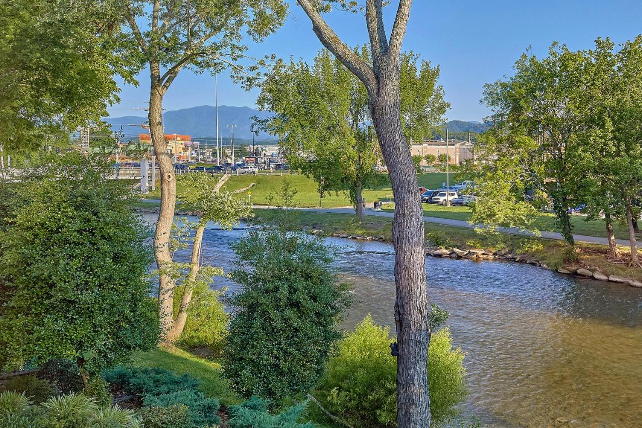 The Inn On The River Pigeon Forge Eksteriør bilde