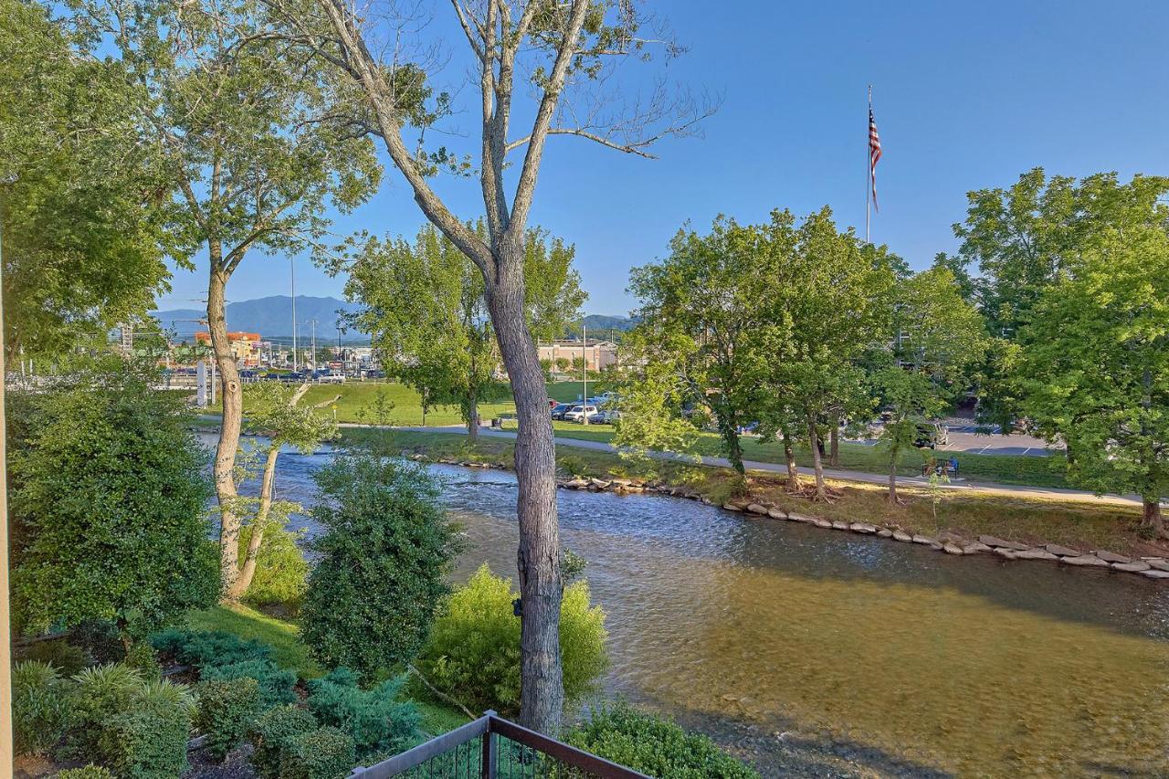 The Inn On The River Pigeon Forge Eksteriør bilde