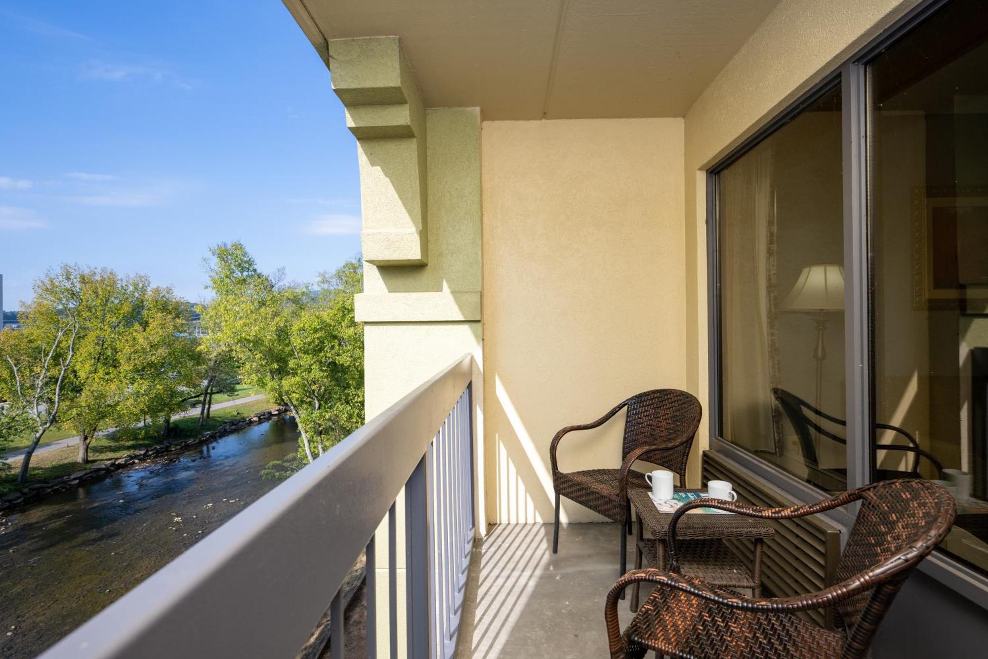 The Inn On The River Pigeon Forge Eksteriør bilde