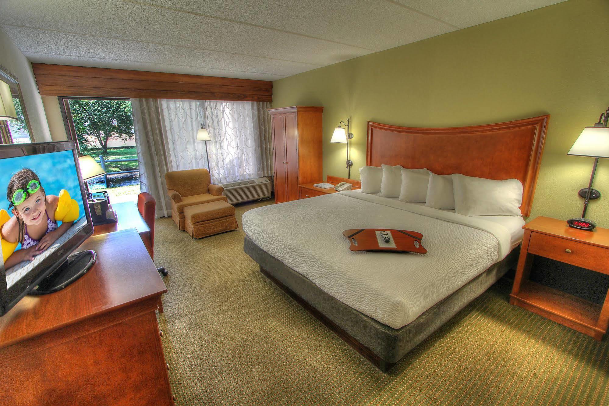 The Inn On The River Pigeon Forge Eksteriør bilde