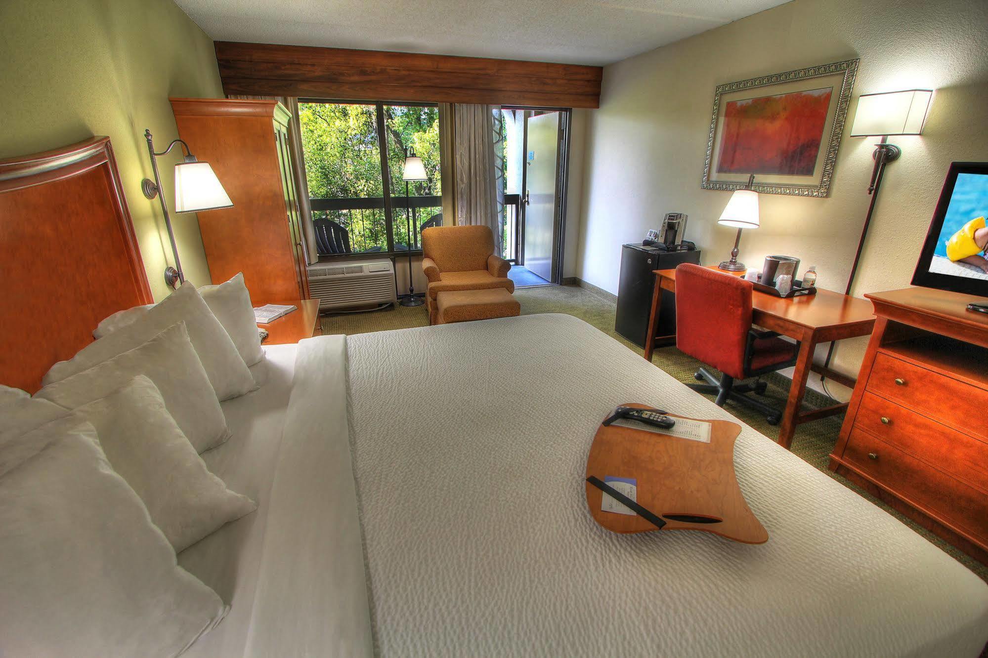 The Inn On The River Pigeon Forge Eksteriør bilde