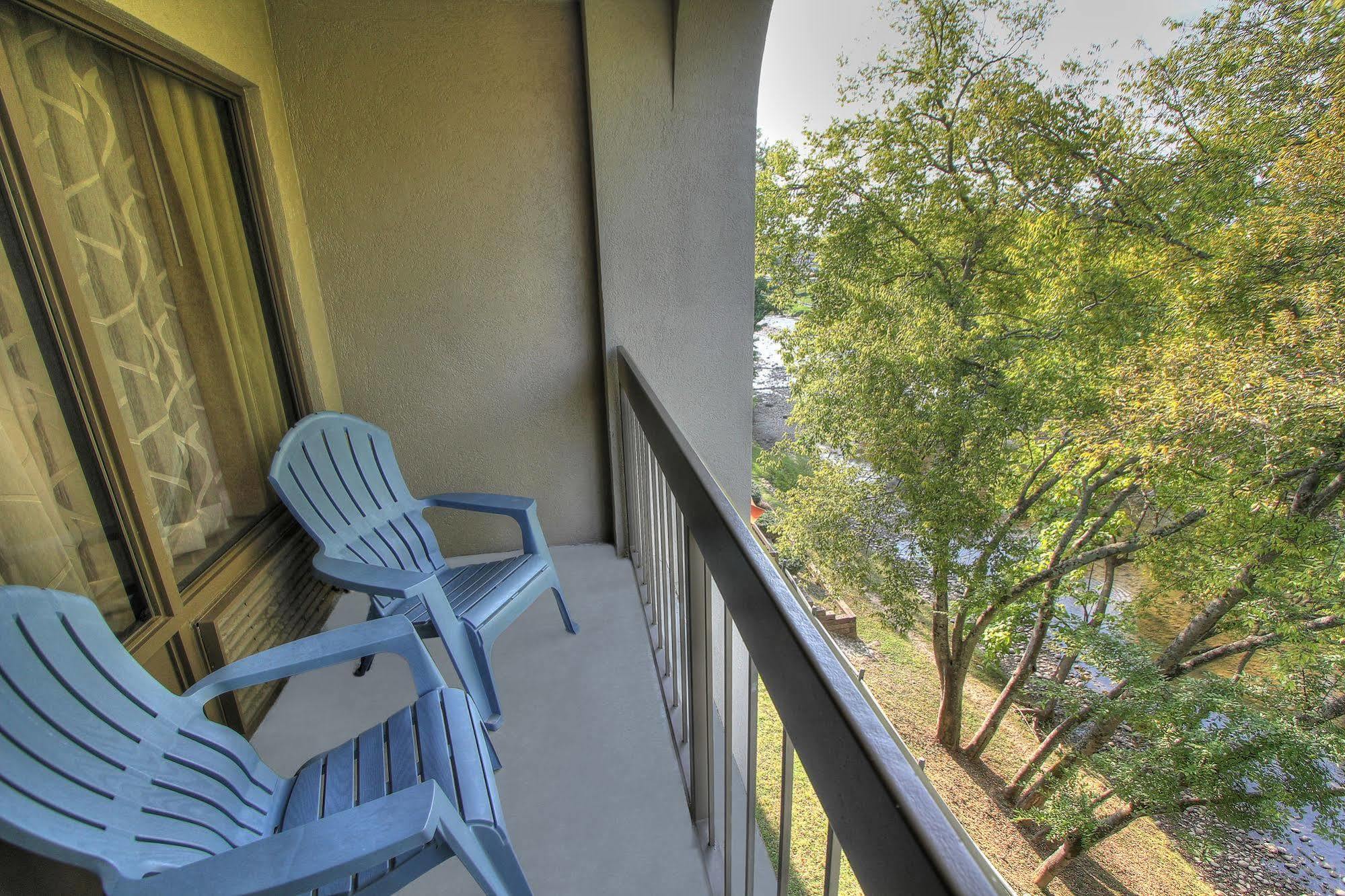 The Inn On The River Pigeon Forge Eksteriør bilde